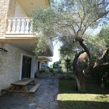 Villa Argo 3 - Beachfront, Big Gardens, Location! 佩科霍里 外观 照片