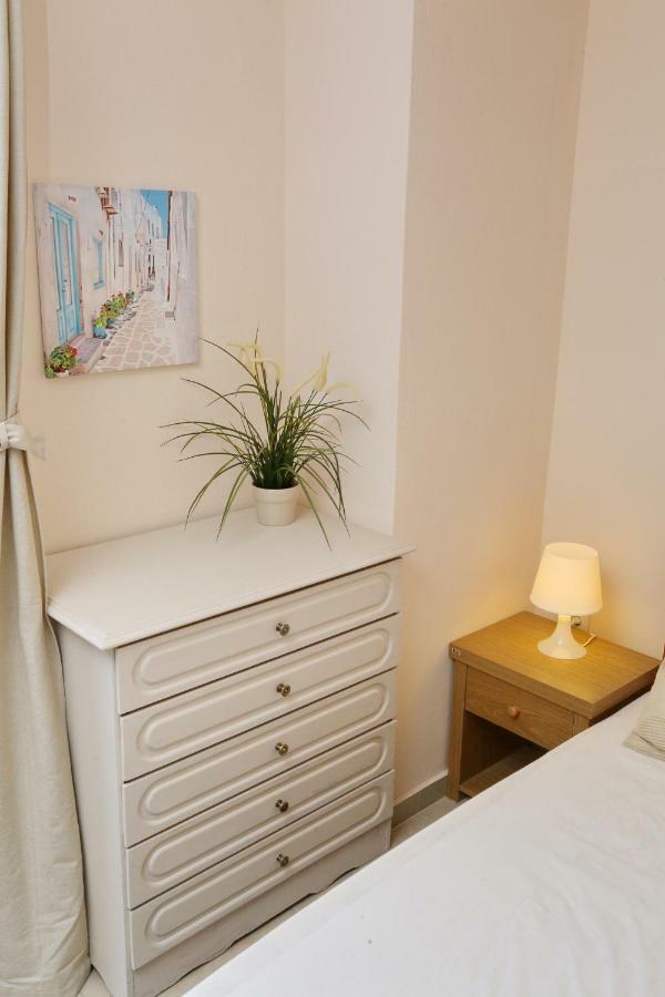 Villa Argo 3 - Beachfront, Big Gardens, Location! 佩科霍里 外观 照片