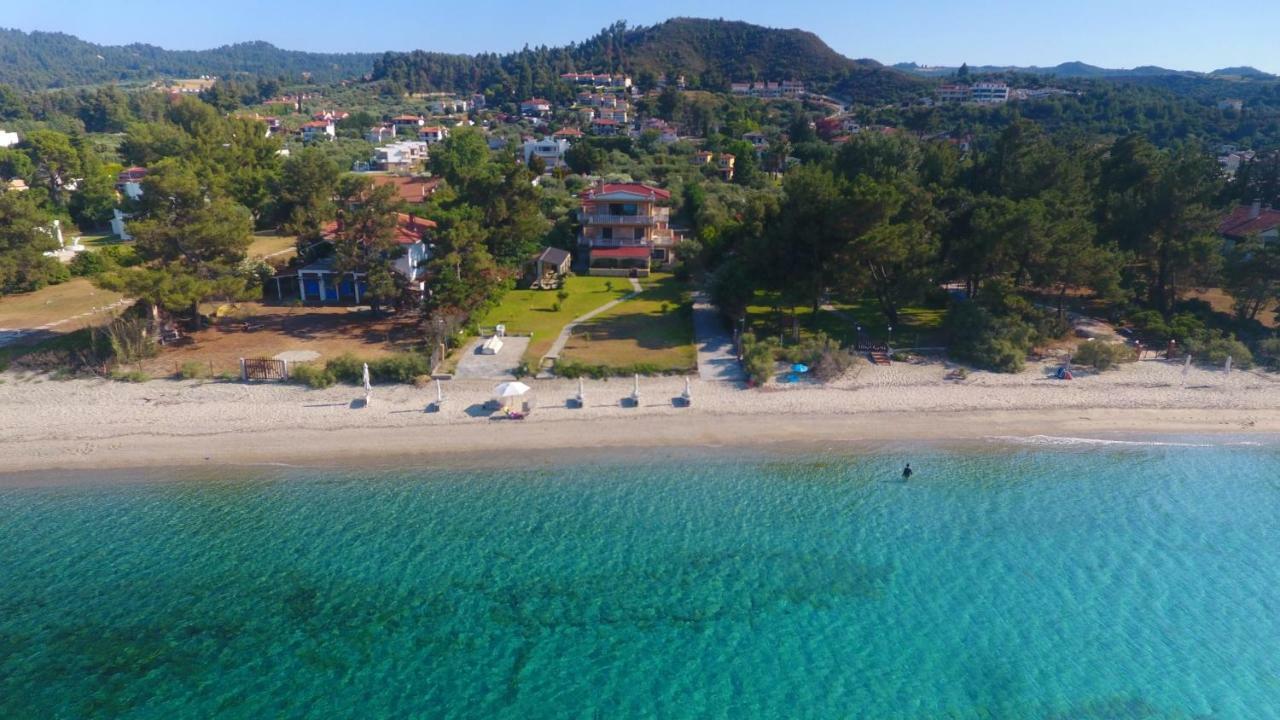 Villa Argo 3 - Beachfront, Big Gardens, Location! 佩科霍里 外观 照片