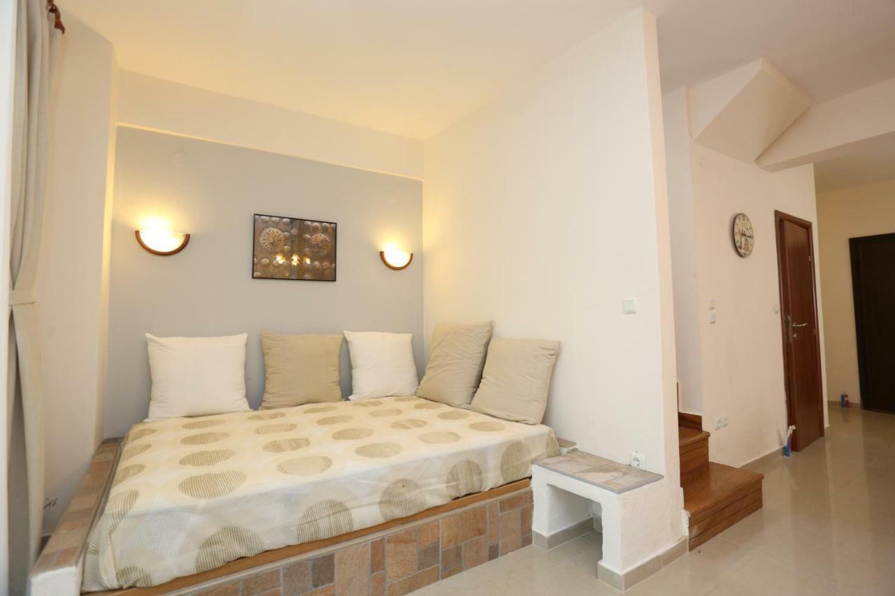Villa Argo 3 - Beachfront, Big Gardens, Location! 佩科霍里 外观 照片