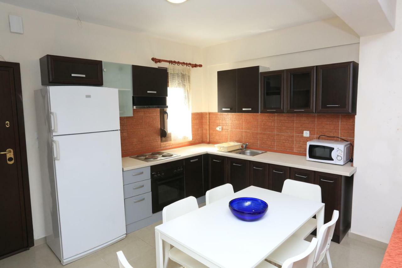 Villa Argo 3 - Beachfront, Big Gardens, Location! 佩科霍里 外观 照片