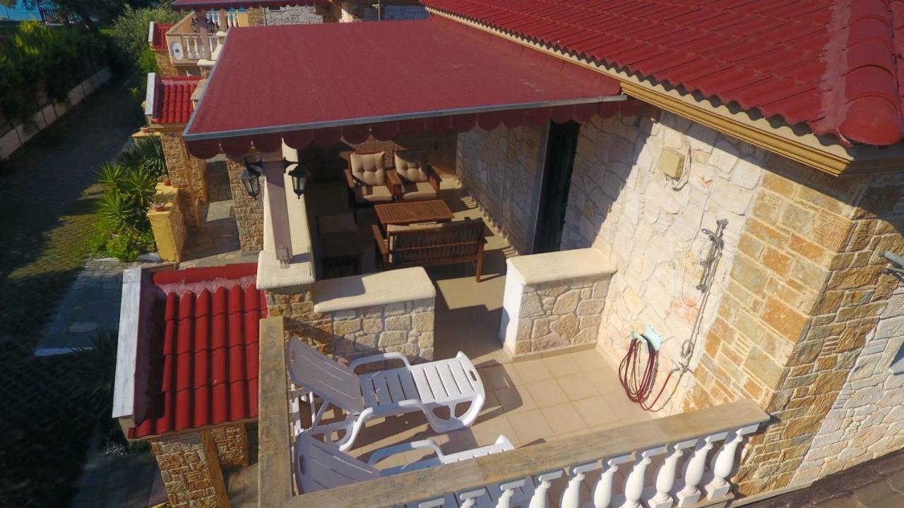 Villa Argo 3 - Beachfront, Big Gardens, Location! 佩科霍里 外观 照片