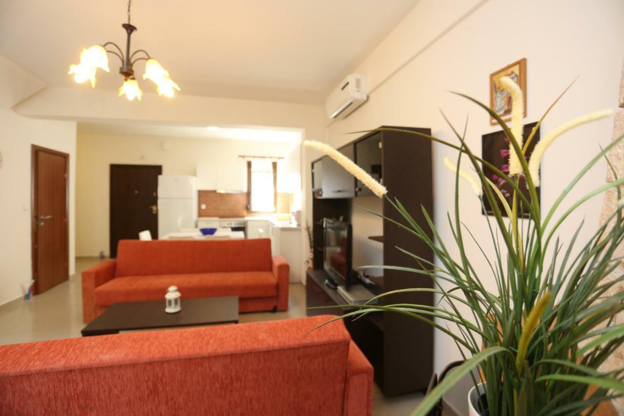 Villa Argo 3 - Beachfront, Big Gardens, Location! 佩科霍里 外观 照片